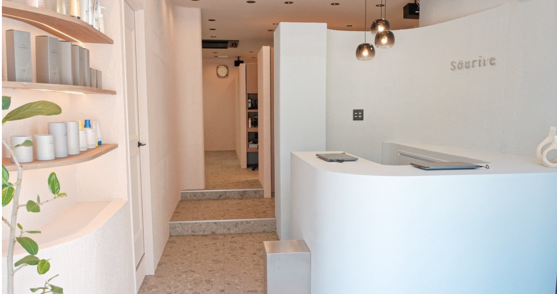 SALON TOP